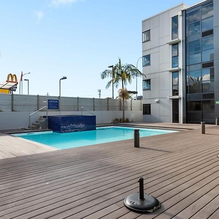 Central Mount Apartment, Quiet And Spacious With Pool Mount Maunganui Esterno foto