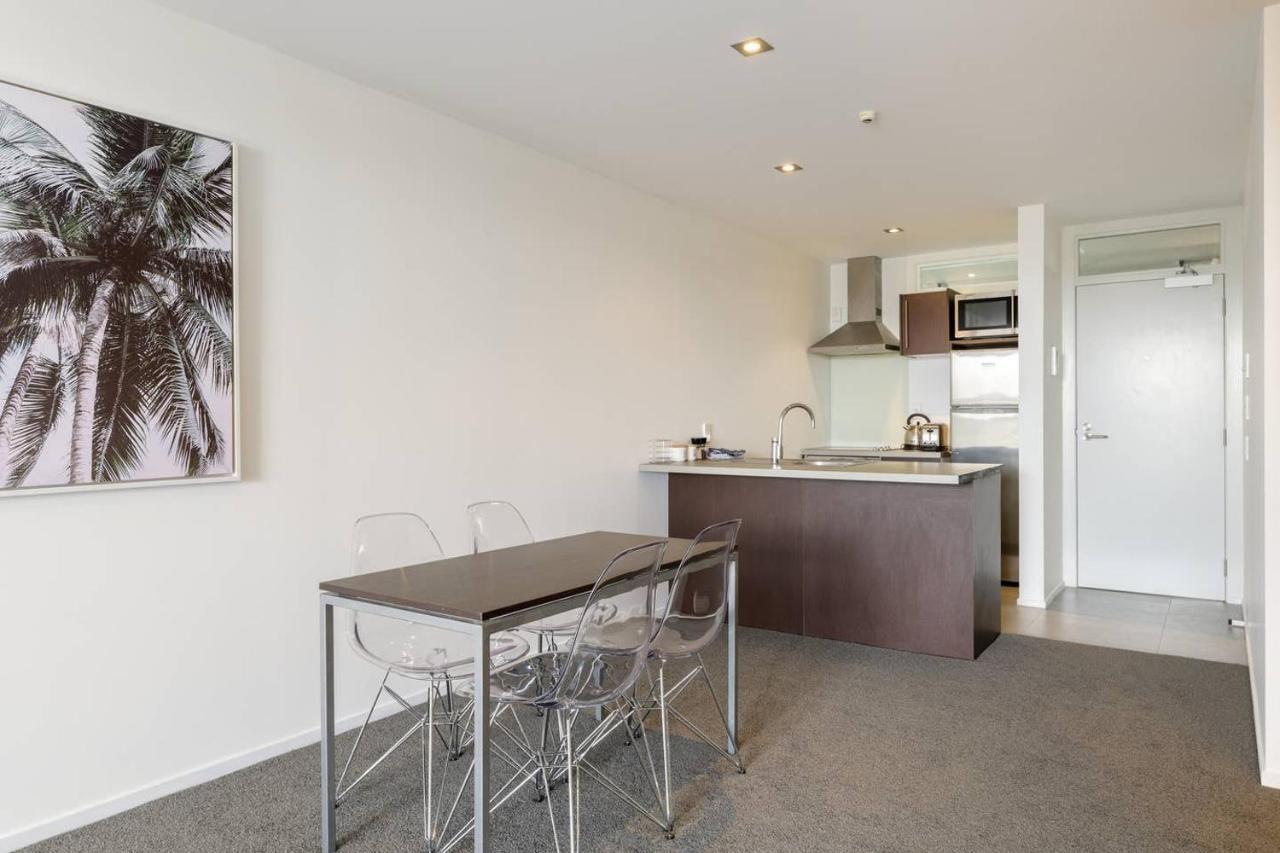 Central Mount Apartment, Quiet And Spacious With Pool Mount Maunganui Esterno foto